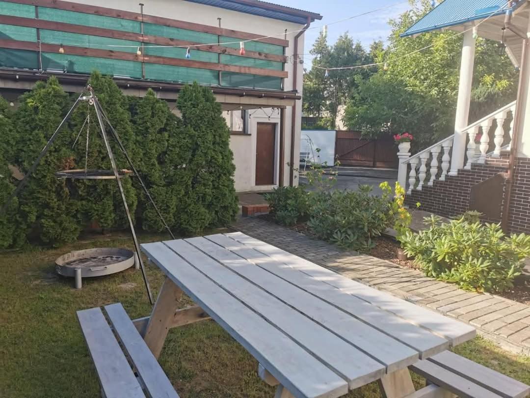 Uslugi Noclegowe I Gastronomiczne Dla Ludnosci Robert Mielcarek Kobyla Gora Exterior photo